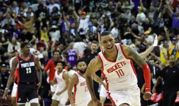 0.6秒绝杀+劲爆隔扣！火箭四少爆发 詹皇大赞伊森