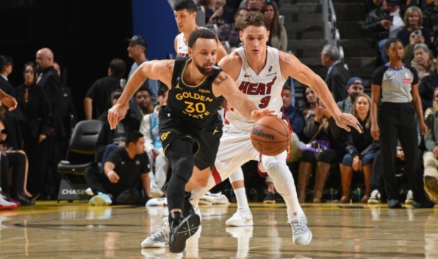 电子游戏-库里19+11巴特勒17分 勇士击败热火4连胜