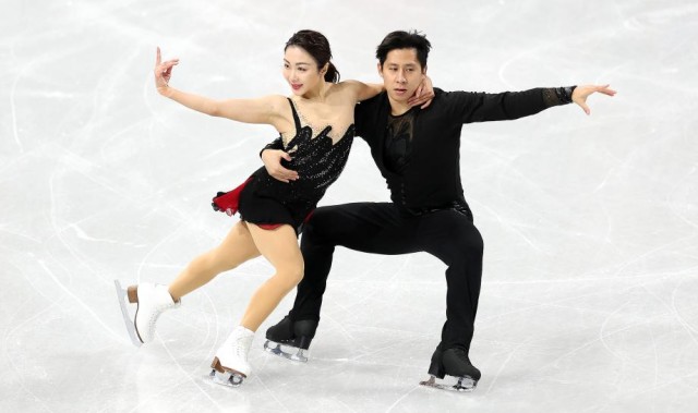 冬奥会花样滑冰团体赛：隋文静/韩聪获65.37分